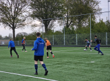 Training S.K.N.W.K. JO19-1 van donderdag 25 april 2024 (78/120)